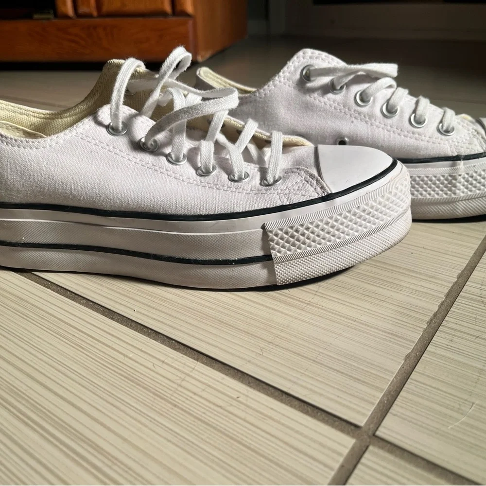 Converse All-Star Classic White Canvas Platform Sneakers - Women's Low Top, Sz 7 - Picture 2 of 11
